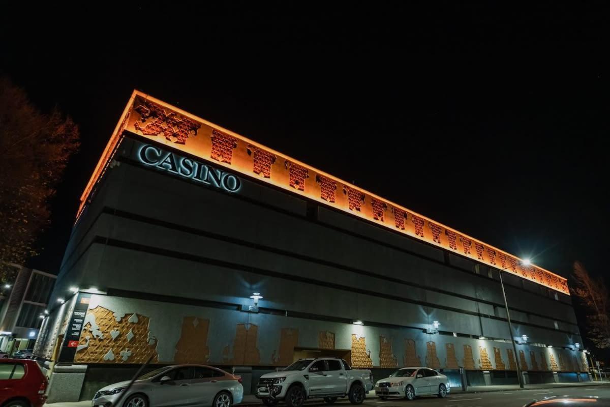 Casino Luxury Suite City Centre - Sleeps 5 基督城 外观 照片