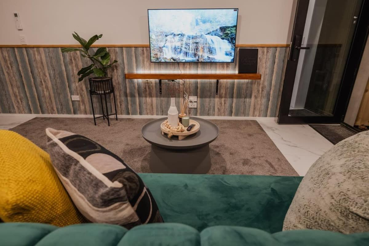 Casino Luxury Suite City Centre - Sleeps 5 基督城 外观 照片